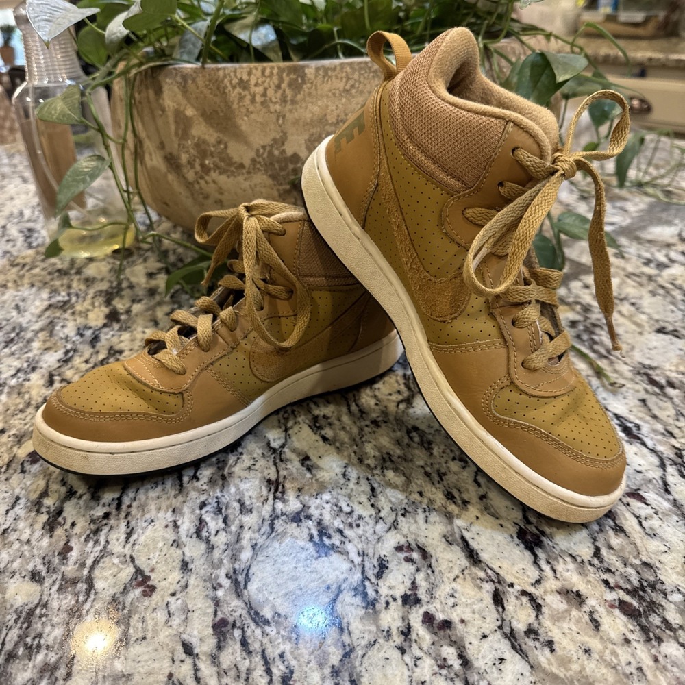 Nike Court Borough Mid "Yellow Wheat" (Style 839977-701) youth sneaker Size 4.5Y